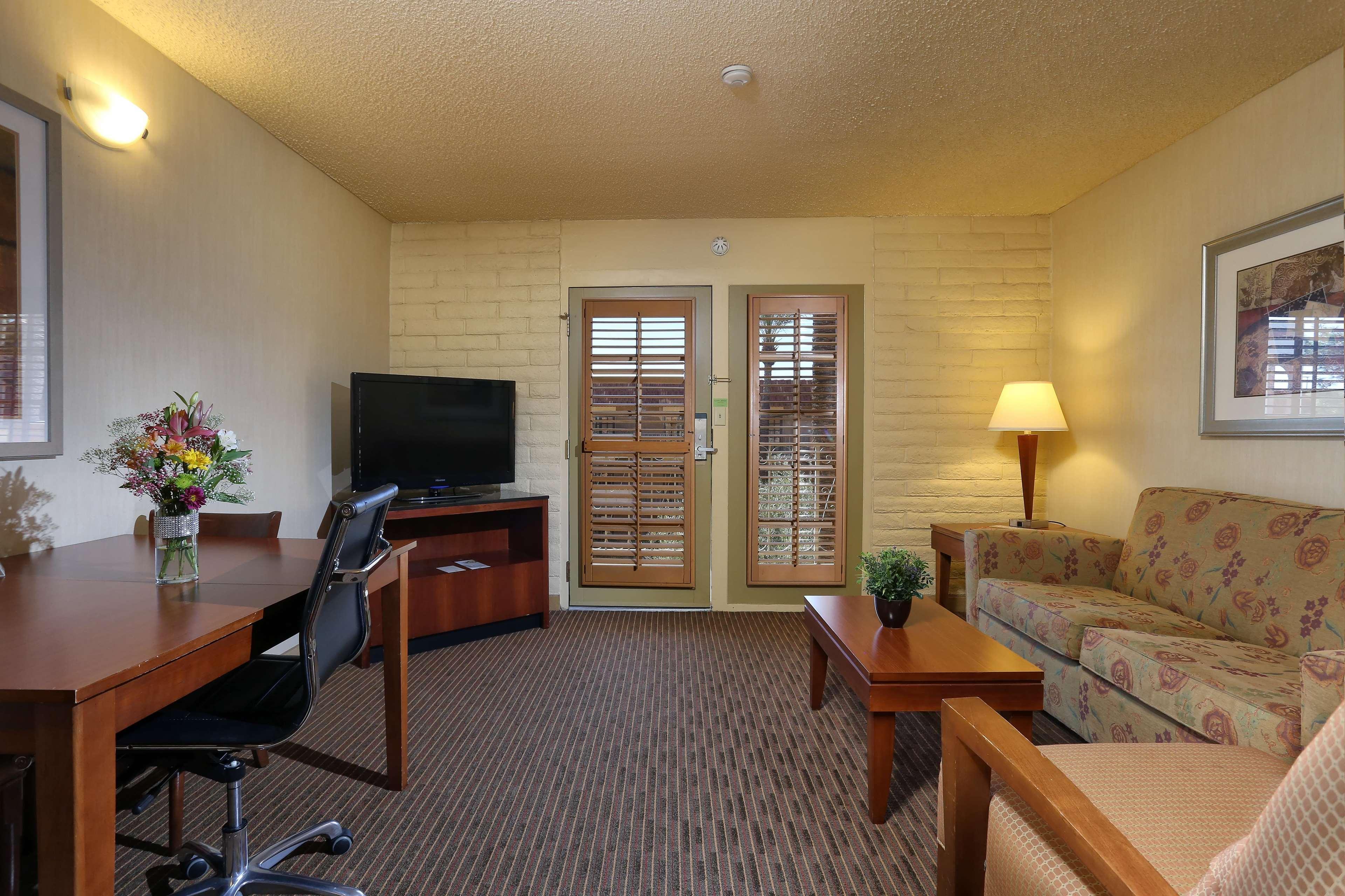 Doubletree Suites By Hilton Tucson Airport מראה חיצוני תמונה