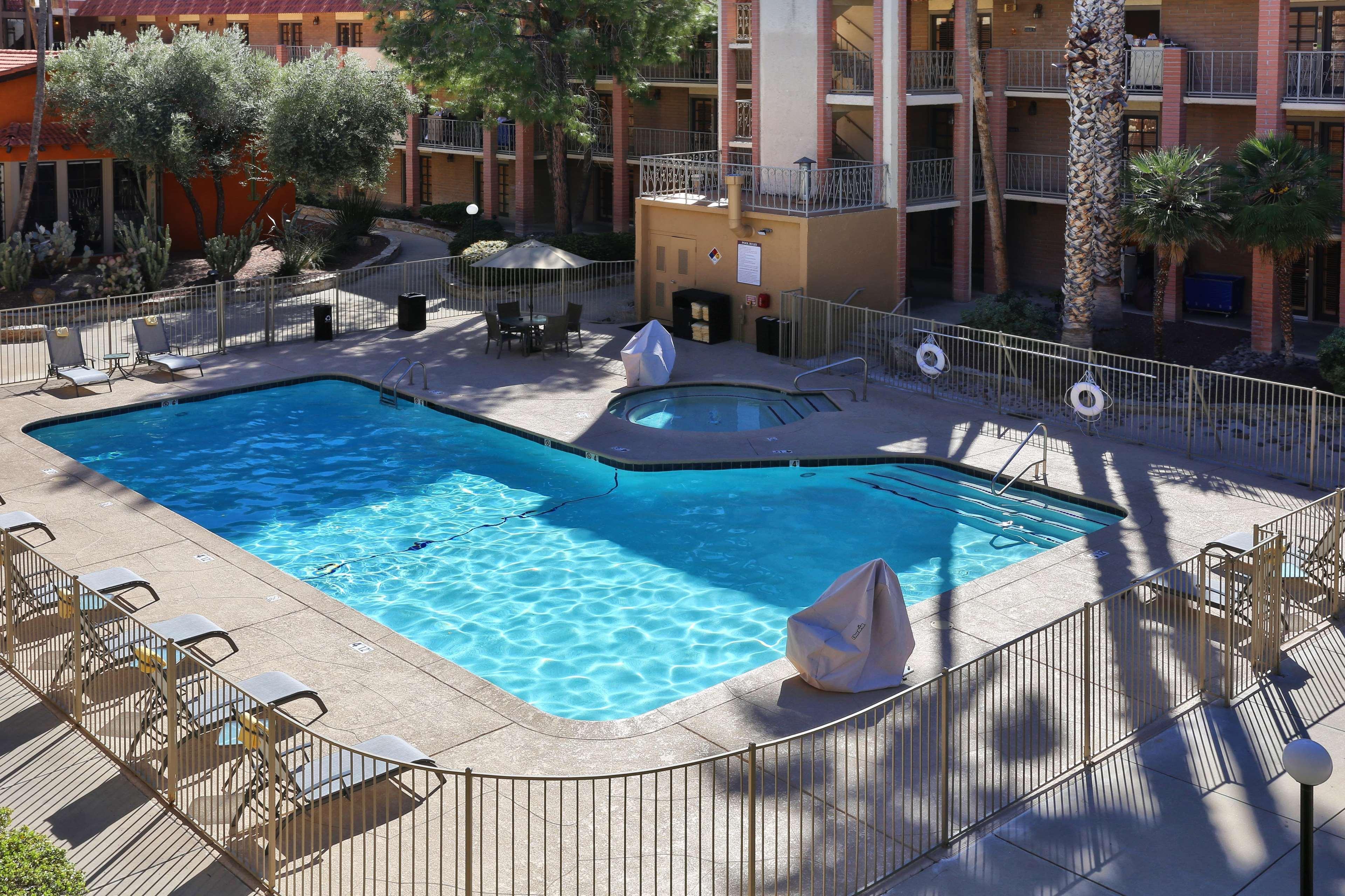 Doubletree Suites By Hilton Tucson Airport מראה חיצוני תמונה